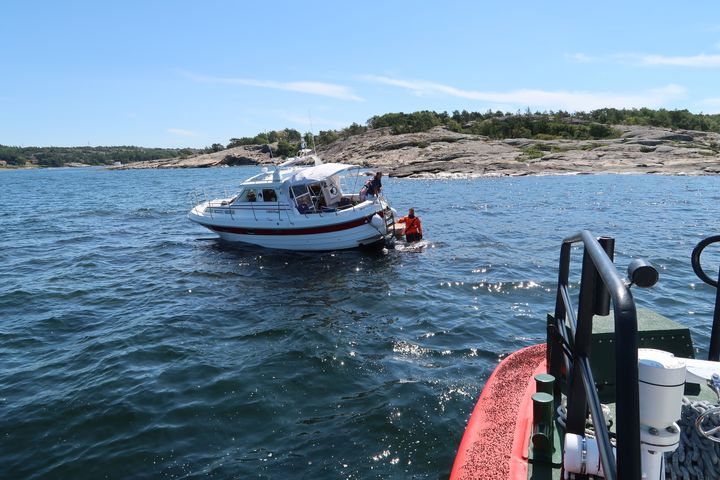 PÅ GRUNN: 251 båter måtte i løpet av sommeren ha bistand fra redningsskøytene til å bli trukket av grunn.