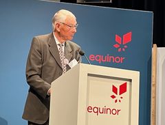 Even Bakke taler på Equinors generalforsamling. Foto Ivar Minken