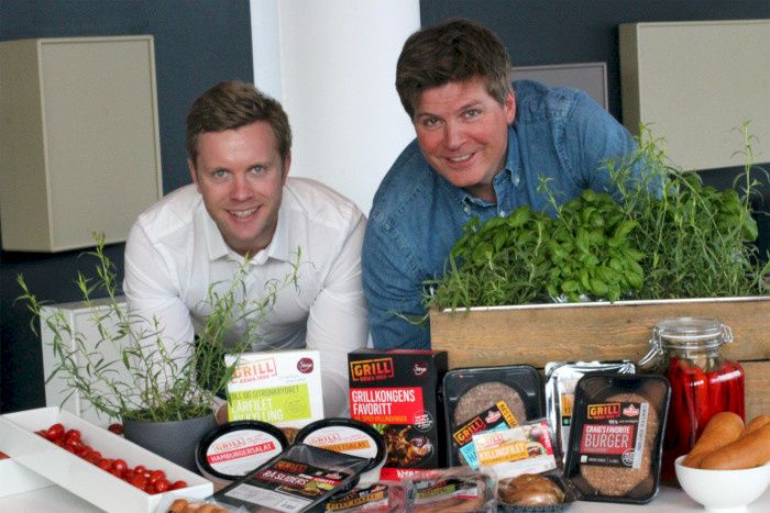 Årets viktigste nyheter er i butikken og grillsesongen er offisielt åpnet! Fra venstre: Sjef for Produkt- og Forretningsutvikling Ole Førre Skogstø og Kategoridirektør Rødt kjøtt Jo Henning Espevalen.