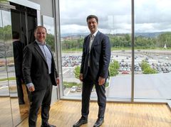 Nyetablerte Trumf Forsikring AS skal formidle liv- og skadeforsikringer levert av Frende Forsikring til 2,4 millioner trumfmedlemmer forteller Erik Bjordal, salgs- og markedsdirektør i Frende (t.v.) og daglig leder Sverre Lexow i Trumf Forsikring.