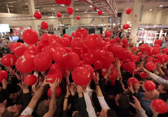 Søndag 16.30 blir det ballongslipp, med flotte premier fra ulike utstillere.