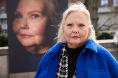 Anne er en av de avbildede som deler sin sterke historie. Foto: Michael Schult Ulriksen