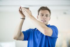 Sjekk røykvarsleren: Røykvarslerens dag markerer at vi går inn i årets mest brannutsatte måned