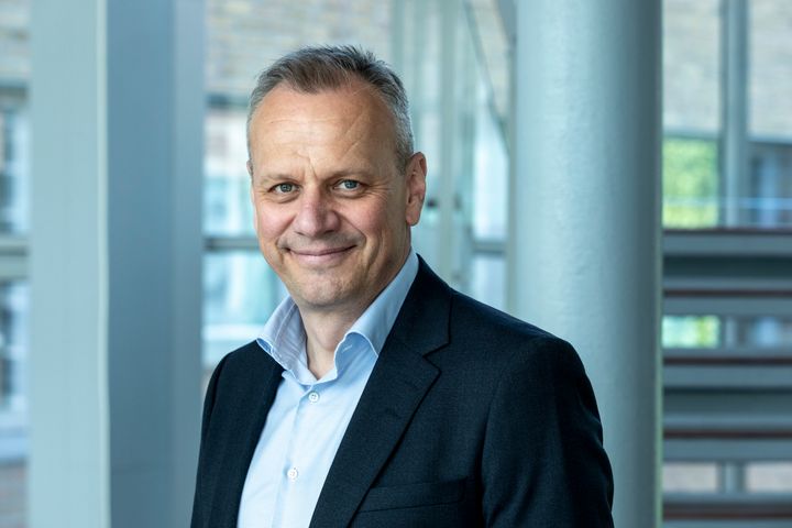 RISIKABELT: Leif Sundbø advarer nordmenn mot å unnagjøre nettshoppingen på jobbens IT-utstyr. Han er sjef for IT-sikkerhet i Cisco Norge.