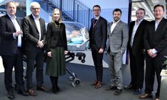 Iselin Nybø, statsråd for forskning og høyere utdanning sammen med mottakerne av støtte og Pål T. Næss fra Innovasjon Norge. Foto: Tuva Gaarder Nordlie, KD.