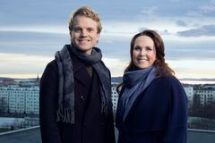 Ida Nysæter Rasch og Erik Solbakken skal lede Idrettsgallaen fra Hamar OL-amfi 7. januar 2017. (Foto: Julia Marie Naglestad/NRK)