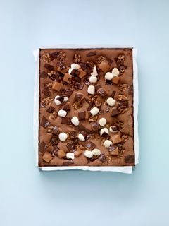 Brownies med karameller og marshmallows. Foto; Brodogkorn.no