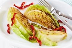 Har du prøvd nykål på grillen? Gjør det, og bli overrasket.