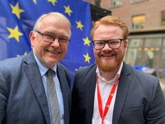 Bedre tilgang på risikokapital vil hjelpe norske bedrifter å vokse. Hans Martin Vikdal administrerende direktør (t.v.) og Geir Ove Hansen, tjenesteansvarlig risikolån, Innovasjon Norge.