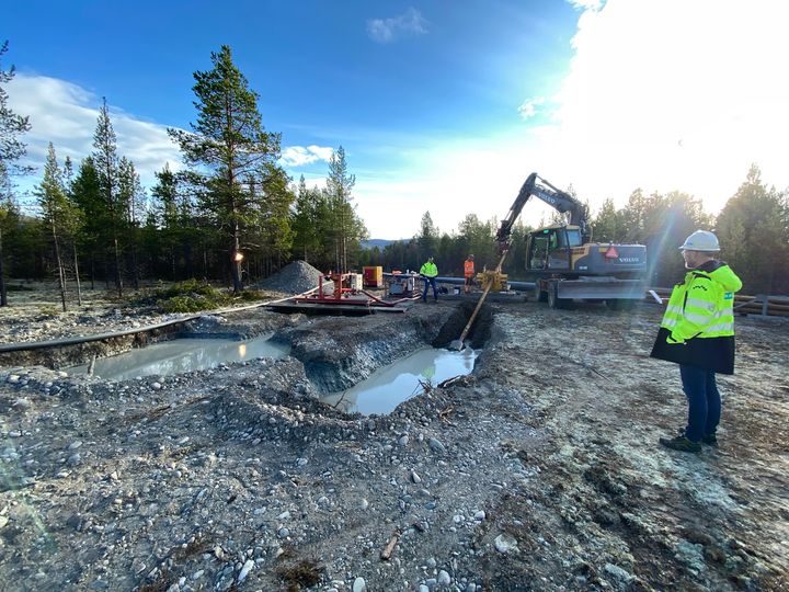 Alta kommune forsterker vannforsyningen for råvannskilden for Alta vannverk. Forsterkningen innebærer etablering av nye vannledninger under Altaelva. Foto: Kjetil Jørgensen Krane, Rambøll.