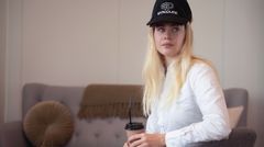 Amalie Snøløs viser HEPAcap i praktisk bruk.
Foto: Ottar Jensen