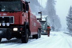 Odda: Innspilling i kraftig snøvær på Hardangerfjellet. Foto: National Geographic Channel.