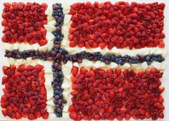 Dekorer med et spiselig norsk flagg på selveste grunnlovsdagen.