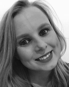 Hanna Sikkeland (29) er ansatt som digital prosjektleder og forretningsutvikler i NTB sportsdata. (Foto: Privat)