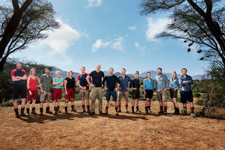 HELTENES KAMP: Knut Holmann (padling), Cathrine Larsåsen (stavsprang), Espen Bredesen (skihopp), Anette Bøe (langrenn/ishockey), Vibeke Skofterud (langrenn), John Arne Riise (fotball), Erik Thorstvedt (norsk programleder), Peter Jihde (svensk programleder), Patrik «Bjärred» Andersson (svensk fotballspiller), Emma Johansson (svensk syklist), Anna Lindberg (svensk stuper), Peter «Foppa» Forsberg (svensk ishockeyspiller) Josefine Öqvist (svensk fotballspiller) og Ara Abrahamian (svensk bryter). FOTO: DANIEL OHLSSON