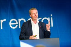 Terje Søviknes, Olje- og energiminister