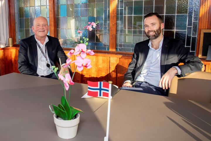Bildetekst: Konserndirektør Mediehus Pål Eskås i Amedia og administrerende direktør Magne Nordgård i Hamar Media.