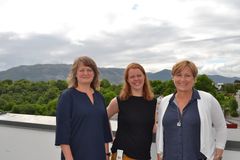 I foto (f.v): Else Dybkjær, landskapsarkitekt, Marianne Berge oppdragsleder og Anne Merethe Skogland oppdragsansvarlig.