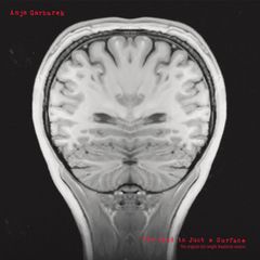 Artwork for den røde utgaven av "The Road Is Just a Surface"
