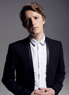 Årets Idol-vinner, Marius Samuelsen, opptrer på folkefesten på Bygdøy.