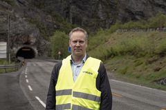Samferdselsminister Jon-Ivar Nygård på synfaring av Rv. 15 Strynefjellstunnelen i 2022. FOTO: Kristoffer Rød-Lindberg