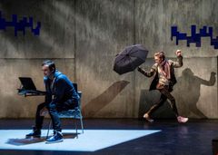 Simon (Mathias Gillebo) og Mia (Silje Aker Johnsen). Foto: Erik Berg.