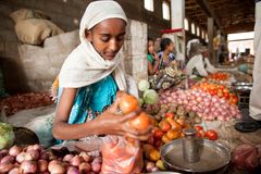 Etiopiske tradisjonelle markedsplasser går foreløpig som normalt. Foto: Julie Lunde Lillesæter, Differ Media.