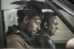 Patrick Fugit (Gone Girl, Almost Famous) i hovedrollen som Kyle Barnes og Philip Glenister (Life on Mars, Mad Dogs) som pastor Anderson. Foto: FOX