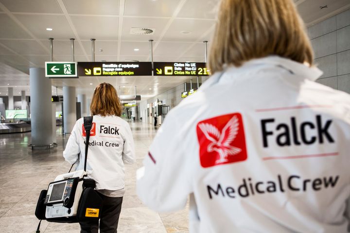 40 prosent av de som får hjelp av reisealarmsentralen Falck Global Assistance i oktober blir innlagt på sykehus eller må ha hjelp til hjemtransport. Foto: Falck Global Assistance.