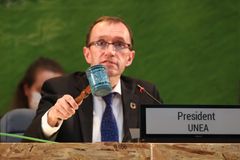 Rammeverket for en internasjonal avtale om plastforurensing ble onsdag vedtatt under FNs miljøforsamling. Møtet ble ledet av Norges klima- og miljøminister Espen Barth Eide. (Foto: IISD/ENB/Kiara Worth)
