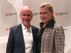 Kunnskapsminister Jan Tore Sanner åpnet kontoret i Tromsø med Kompetanse Norge-direktør Gina Lund.