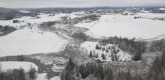 Foto: Jaran Wasrud/NVE - Skredområde sett fra lufta over Fylkesvei 120, sør for skredet.