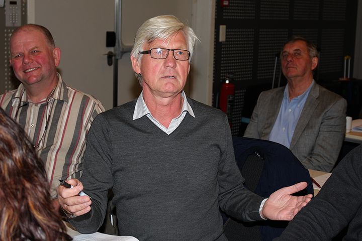 Arne S. Hansen har lang erfaring i glassfaget. Han sitter i blant annet i fire prøvenemnder. – Hvordan kan aktører uten tilstrekkelig faglig bakgrunn drive teoretisk opplæring i glassfaget?, spør han.