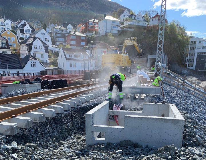 Arbeid ved sporet til nye Ulriken tunnel i Fløen i Bergen. Foto: Kato Johansen/Bane Supply
