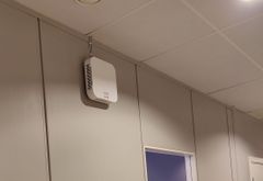 Slik kan SmartCellen typisk monteres på en vegg.