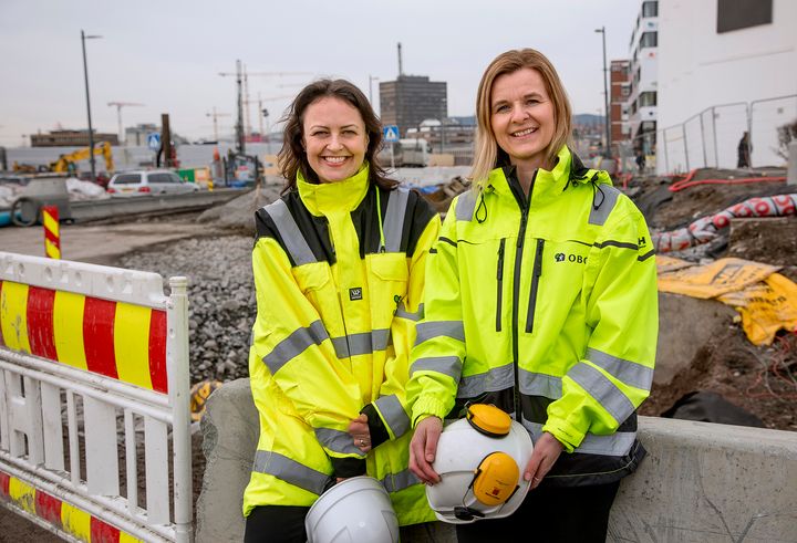 Benedicte Økland (t.v) er daglig leder for Construction City Cluster, mens Camilla Krogh er daglig leder for Construction City Eiendom. Foto: Morten Bendiksen.