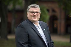 Tekna-president Lars Olav Grøvik er skuffet over studieavgift for internasjonale studenter utenfor EU