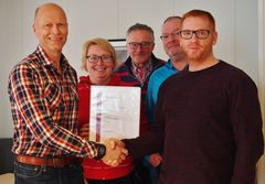 Foto: Fv. Jan Helge Utne, Beate Hansen, Helge Hansen, Kolbjørn Botnmark i Sweco Norge AS og Erik Anders Helin, regionsjef i Forsvarsbygg.
