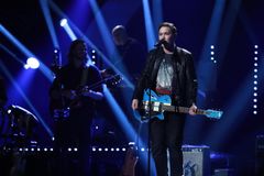 SYNGER PRINCE: Kristian Raanes. Foto: Thomas Reisæter/TV 2