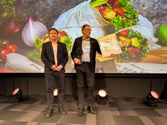 Direktør Gunnar Bakke og statssekretær i Helse- og omsorgsdepartementet, Ole Henrik Krat Bjørkholt. Foto: Solveig Lygre, BKLF