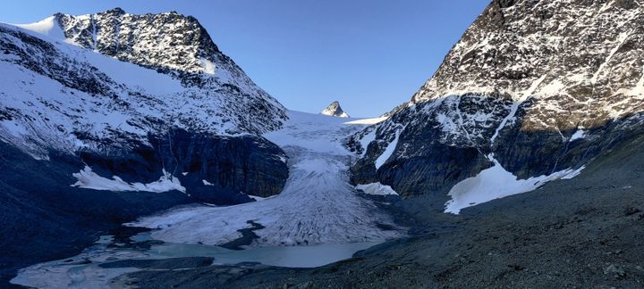 Fronten til Steindalsbreen i Lyngen har trekt seg tilbake 391 meter i løpet av dei siste 20 åra. Foto: David Skirnisson/NVE.