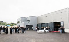 ÅPNING Det nye Møller Bil Skadesenter Romerike ligger tvers over veien for Møller Logistikk og Serviceskolen i Leiraveien 16 på Skedsmo.