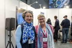 Fra venstre: Kari Gro Johanson, prosjektdirektør i Helse Stavanger HF og SUS2023 og Inger Cathrine Bryne, direktør i Stavanger Universitetssykehus. Foto: COWI