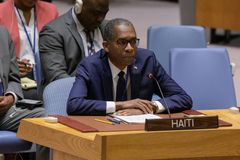 Fredag 21. oktober vedtok Sikkerhetsrådet enstemmig resolusjon 2653, med krav om umiddelbar stopp av volden i Haiti. Antonio Rodrigue, Haitis FN-ambassadør, taler i Sikkerhetsrådet. Foto: UN Photo/Manuel Elías.