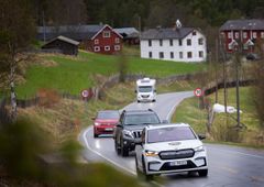 Flere distriktskommuner havnet på elbil-toppen i 2022. Foto: NAF.