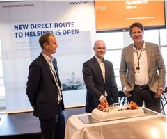 Marking Finnair’s services from Helsinki to Avinor’s Bergen and Tromsø airports’ were: Christian Schaug, CCO, Widerøe; Robert Lönnblad, General Manager Scandinavia, Finnair; and Aslak Sverdrup, Managing Director, Avinor Bergen Airport