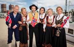 Her er gjengen som skal feire 17.mai sammen med seerne. F.v. Rune Kjos, Wenche Andersen, Peter Moi Bubresko, Desta Marie Beeder, Ane Nyrerød og Cathrine Fossum. Foto: Espen Solli/TV 2