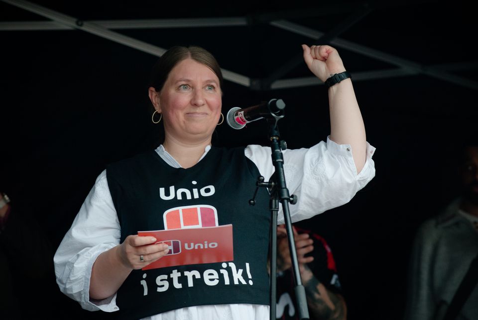 Guro Lind leder streiken i Unio Stat. Med appell på Eidsvolls plass 28. mai 2024