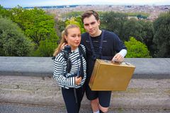 Tarjei Svalastog og Jennie Sofie Lie Pickl på plass i Roma. Foto: New Game Media/TV 2