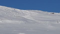 Det er svake snølag i botn enkelte steder som kan medføre snøras - fjellet Ruvssot ved Riksrøys 263 A Foto: Arild Bondestad